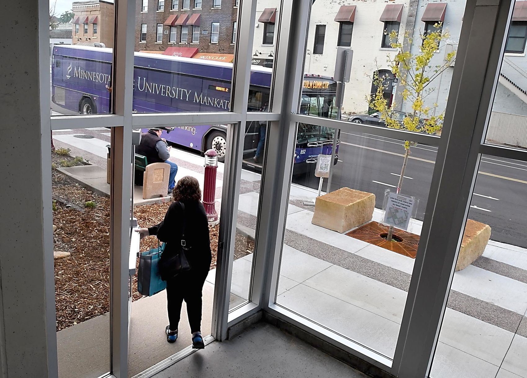 Bus stop returns to Cherry Street
